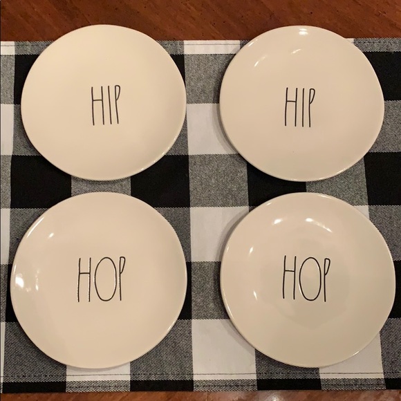 Rae Dunn set of 4 plates “Hip” & “Hop” - Picture 1 of 4
